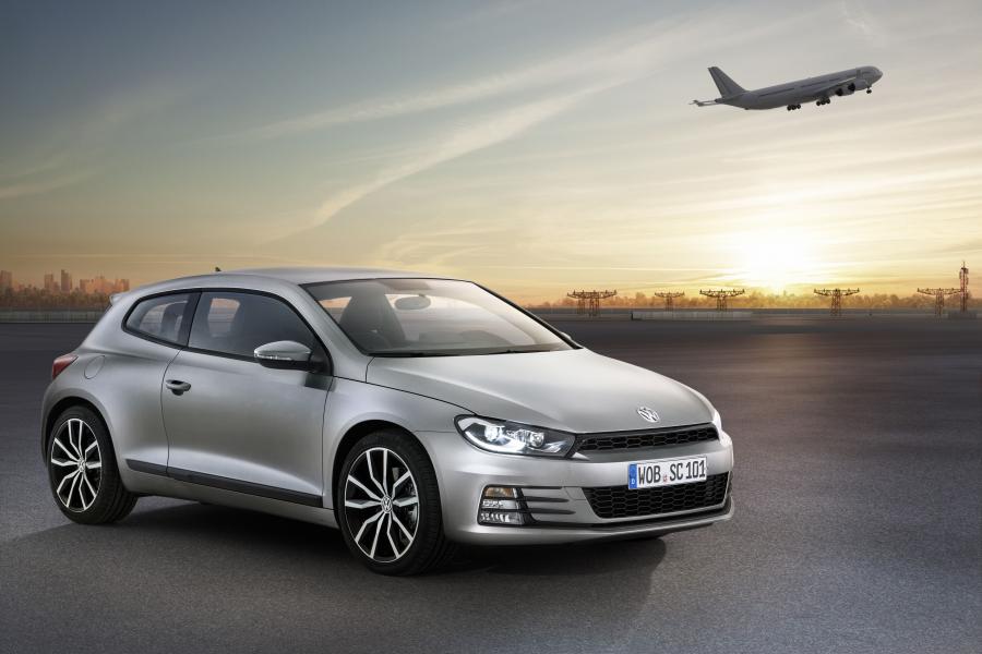 Volkswagen Scirocco 2.0 TSI 2014 года  (фото 3 из 9)